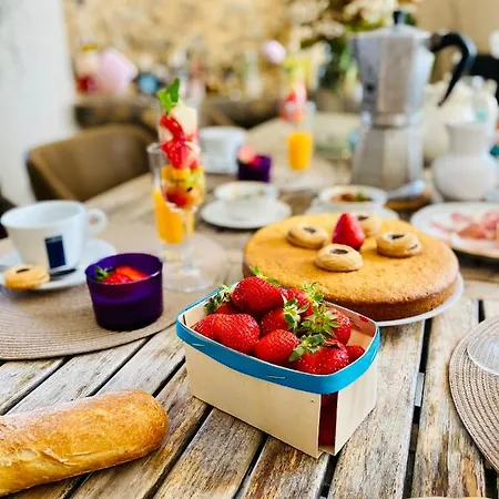 Mas Elena Bed & Breakfast